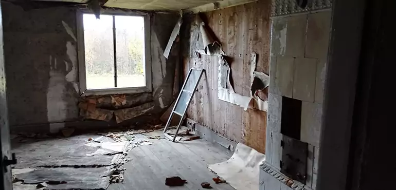 Why Selling a Distressed House Through Traditional Methods Fails in Port St. Lucie